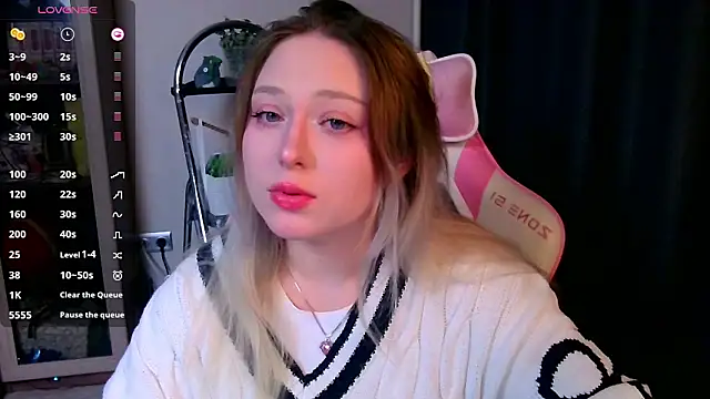 Emiliaaah online show from 02/17/26, 08:17