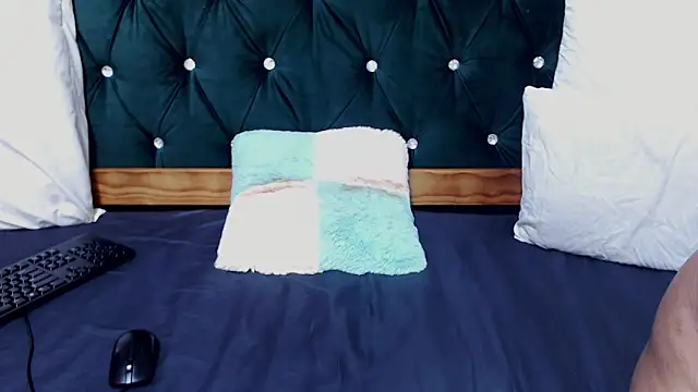 KittyGorgeousXX181 online show from 05/17/26, 12:27