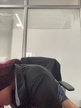 Nahomy Benett online show from 03/04/26, 11:40