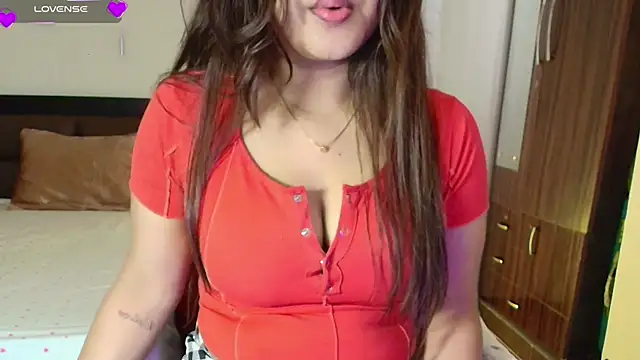 Snapshot of Yara-143 chatting on 02/25/26, 06:46 Yara-143 online show from 02/25/26, 06:46