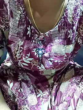 Snapshot of call_me_rani143 chatting on 02/15/26, 01:43 call me rani143 online show from 02/15/26, 01:43