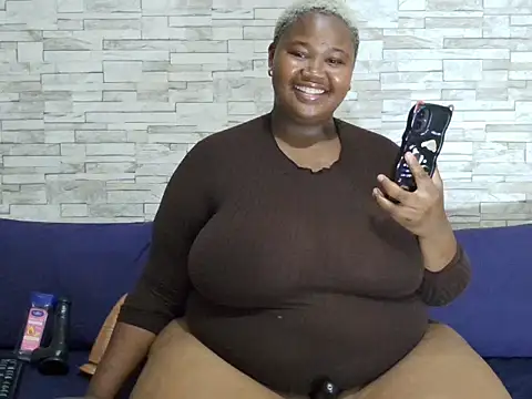 Snapshot of BustyBmw chatting on 02/02/26, 06:29 BustyBmw online show from 02/02/26, 06:29