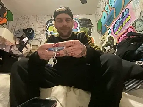 gothboiplzty online show from 05/02/26, 08:08