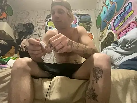 Snapshot of gothboiplzty chatting on 06/10/26, 04:24 gothboiplzty online show from 06/10/26, 04:24