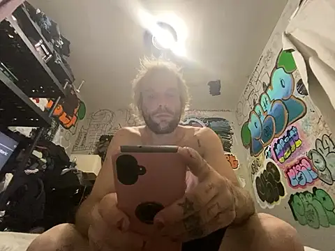Snapshot of gothboiplzty chatting on 07/04/26, 04:19 gothboiplzty online show from 07/04/26, 04:19
