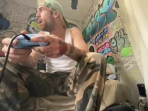 Snapshot of gothboiplzty chatting on 06/20/26, 05:29 gothboiplzty online show from 06/20/26, 05:29