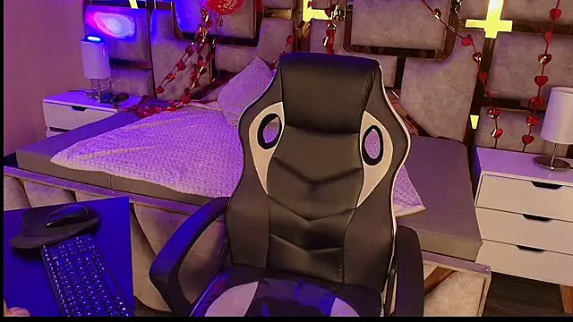 cristal  violetaa online show from 02/21/26, 04:25