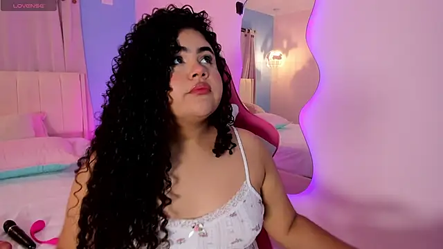 Snapshot of LOU_22_ chatting on 02/22/26, 01:24 LOU 22 online show from 02/22/26, 01:24