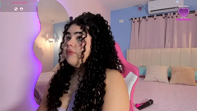 Snapshot of LOU_22_ chatting on 02/03/26, 01:16 LOU 22 online show from 02/03/26, 01:16