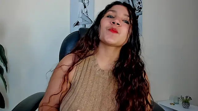 Snapshot of Victoria_Rosee chatting on 02/11/26, 01:00 Victoria Rosee online show from 02/11/26, 01:00