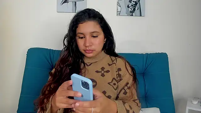 Snapshot of Victoria_Rosee chatting on 02/13/26, 12:38 Victoria Rosee online show from 02/13/26, 12:38