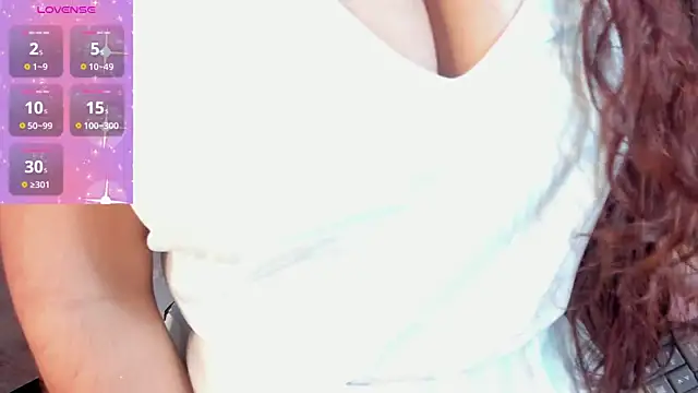 Snapshot of Victoria_Rosee chatting on 03/25/26, 01:10 Victoria Rosee online show from 03/25/26, 01:10