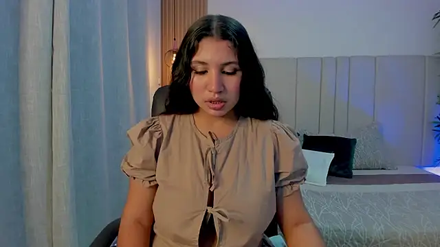 Victoria Rosee online show from 06/12/26, 01:42