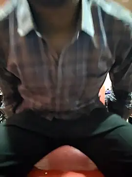 Snapshot of Darkintrovert chatting on 02/13/26, 10:26 Darkintrovert online show from 02/13/26, 10:26