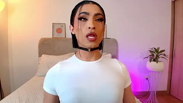 Snapshot of KarolPortellaa chatting on 06/16/26, 12:43 KarolPortellaa online show from 06/16/26, 12:43