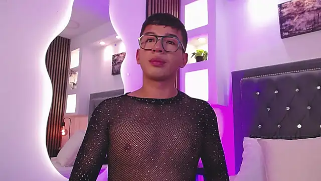 Snapshot of Fancy_Vixen chatting on 02/20/26, 03:36 Fancy Vixen online show from 02/20/26, 03:36