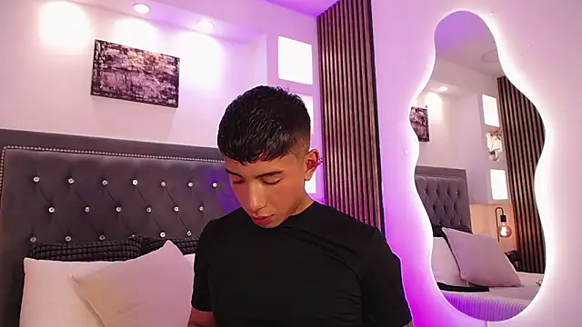 Snapshot of Fancy_Vixen chatting on 03/03/26, 02:51 Fancy Vixen online show from 03/03/26, 02:51