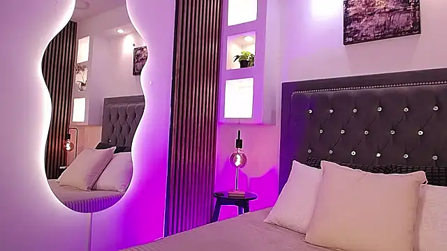 Snapshot of Fancy_Vixen chatting on 02/18/26, 03:26 Fancy Vixen online show from 02/18/26, 03:26