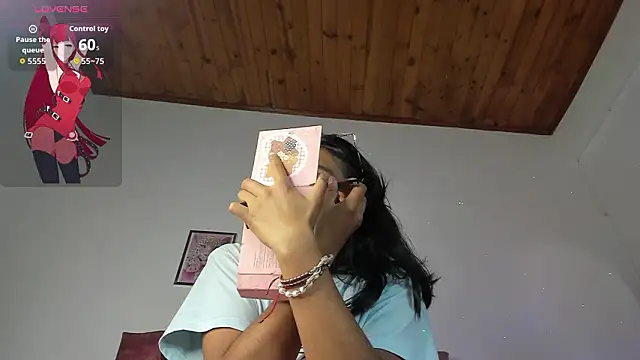 luna velveth online show from 03/27/26, 01:14