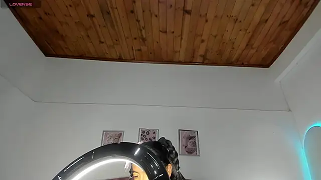 luna velveth online show from 04/16/26, 10:38