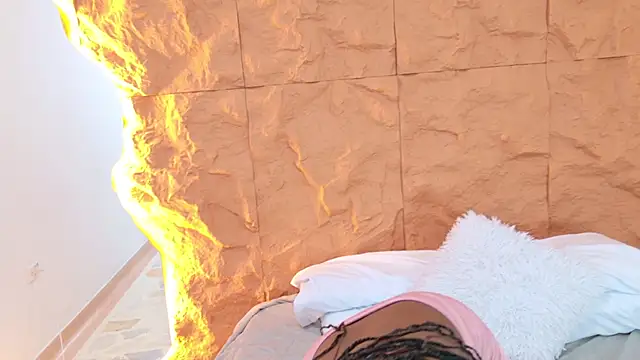 Nahomi Williams  online show from 03/19/26, 12:49