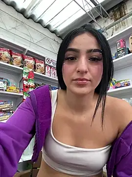 Snapshot of Valery_pink18 chatting on 02/11/26, 10:31 Valery pink18 online show from 02/11/26, 10:31