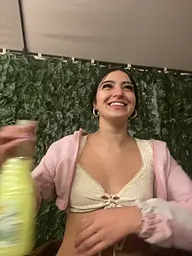 Snapshot of Valery_pink18 chatting on 02/22/26, 02:36 Valery pink18 online show from 02/22/26, 02:36