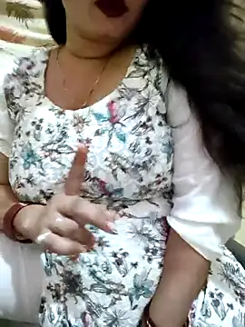 Snapshot of PARI51 chatting on 06/19/26, 08:14 PARI51 online show from 06/19/26, 08:14