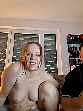 Snapshot of Larifari0406 chatting on 02/23/26, 01:12 Larifari0406 online show from 02/23/26, 01:12