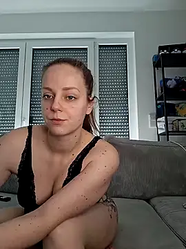 Snapshot of Larifari0406 chatting on 02/26/26, 02:17 Larifari0406 online show from 02/26/26, 02:17