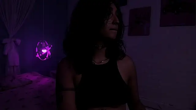 Snapshot of Cleo_Foxx chatting on 06/13/26, 04:49 Cleo Foxx online show from 06/13/26, 04:49