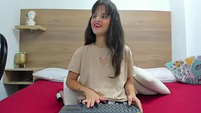 luz-miiaa online show from 02/23/26, 11:44