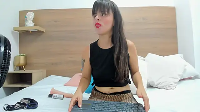 luz-miiaa online show from 02/07/26, 12:02