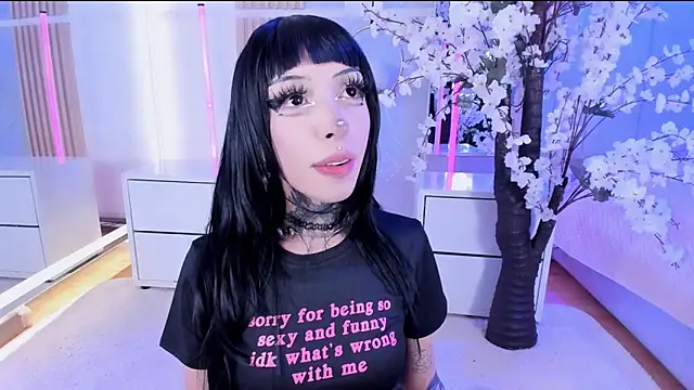 SalemBlackrose online show from 04/19/26, 05:19