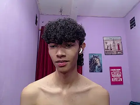 bigcock twinks online show from 03/19/26, 11:27