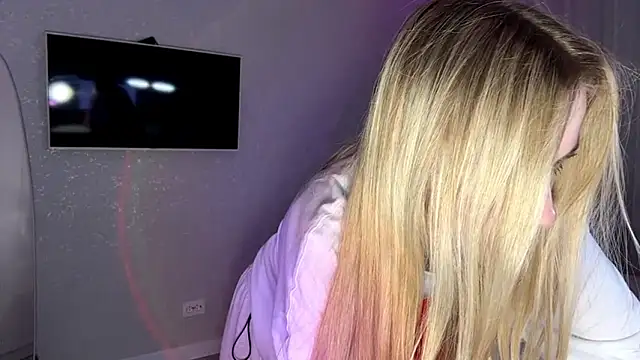 Between Eeys online show from 03/01/26, 03:56