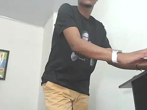 hotboyluxe online show from 02/23/26, 04:18