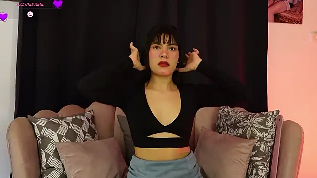 dakotacollins  online show from 02/02/26, 09:14