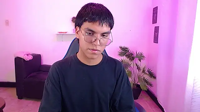 Maecum18 online show from 04/13/26, 10:14