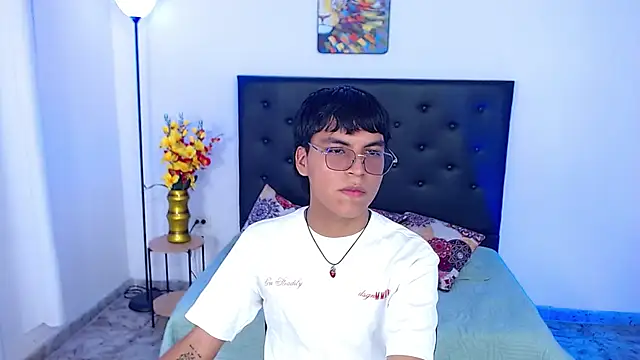 Snapshot of Maecum18 chatting on 07/02/26, 08:37 Maecum18 online show from 07/02/26, 08:37