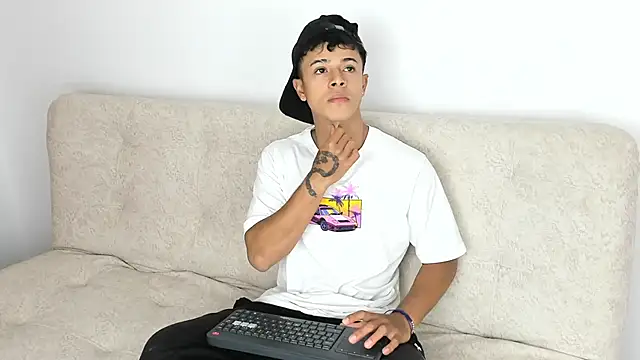 Snapshot of _Alex_Colton chatting on 02/02/26, 10:42 Alex Colton online show from 02/02/26, 10:42