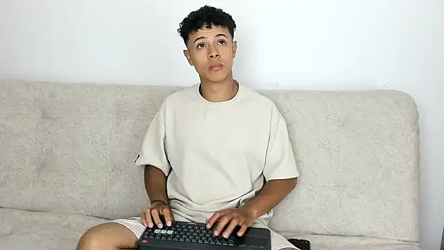 Snapshot of _Alex_Colton chatting on 02/19/26, 10:18 Alex Colton online show from 02/19/26, 10:18