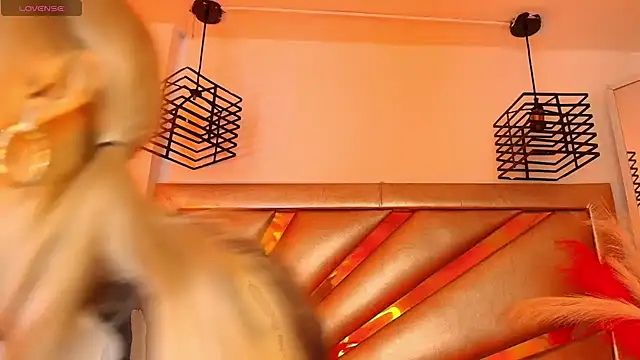 Mariluu  online show from 03/06/26, 02:01