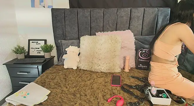 Petite pepper online show from 02/26/26, 07:47