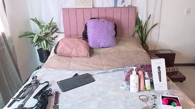 Petite pepper online show from 06/12/26, 07:55