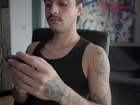 Snapshot of favdealer chatting on 02/07/26, 02:03 favdealer online show from 02/07/26, 02:03