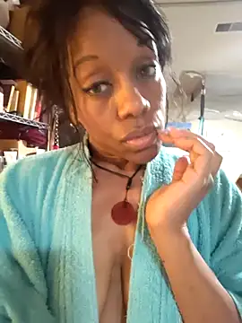 NatalieGainer goodies online show from 02/25/26, 03:34