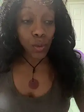 Snapshot of NatalieGainer_goodies chatting on 04/26/26, 01:25 NatalieGainer goodies online show from 04/26/26, 01:25