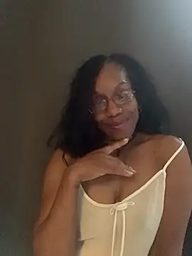 Snapshot of NatalieGainer_goodies chatting on 05/22/26, 12:08 NatalieGainer goodies online show from 05/22/26, 12:08