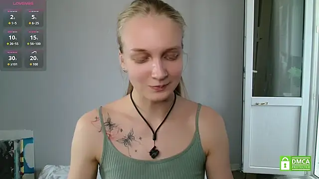 Snapshot of Alex-wer chatting on 06/08/26, 01:11 Alex-wer online show from 06/08/26, 01:11
